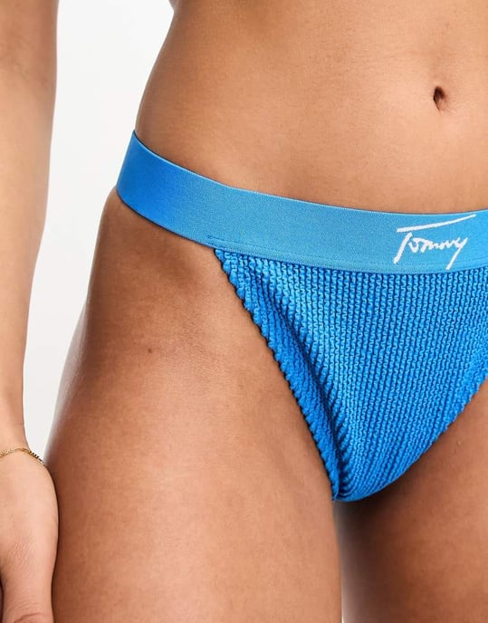 Tommy Jeans signatur högbent tjejbikiniunderdel i ultra blå - Image 3