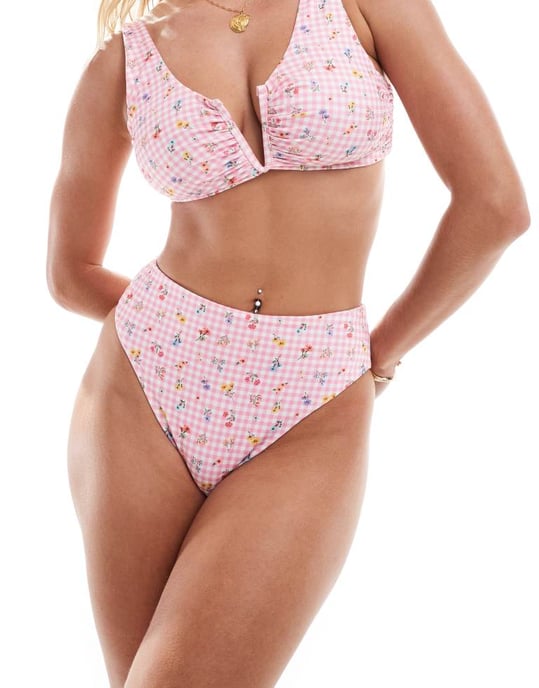 ASOS DESIGN Angie högbenad hög midjevavd bikiniunderdel i rutigt blommönster - Image 3