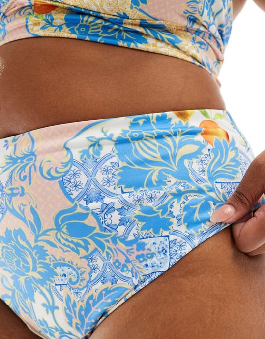 ASOS DESIGN Curve Hailey högbenskig hög midjebikiniunderdel i barock - Image 2