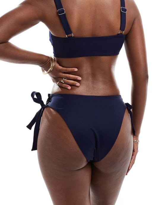 ASOS DESIGN Sloane bikinitopp med ögla i hög midja i marinblått - Image 4