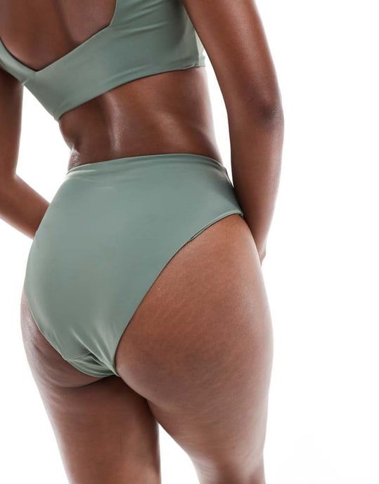 ASOS DESIGN Hazel högben och hög midja bikiniunderdel i khaki - Image 3