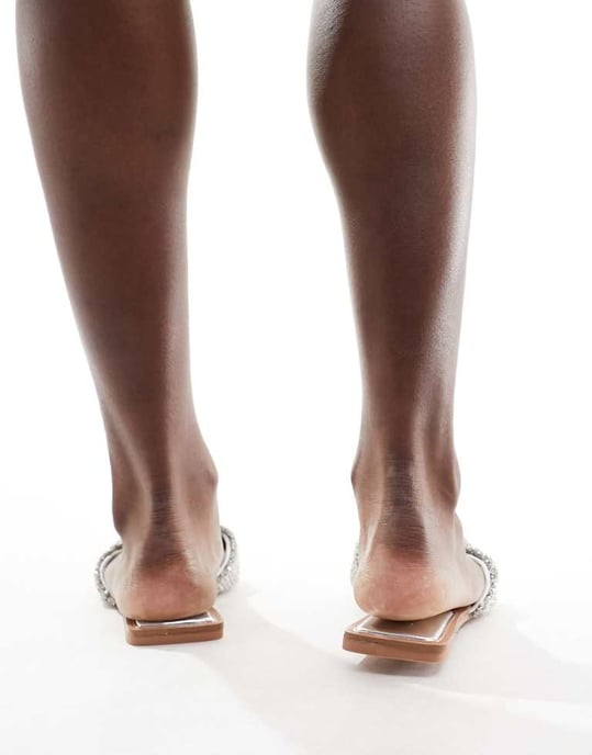 Simmi London Kenya utsmyckad rem sandal i platt silver - Image 3