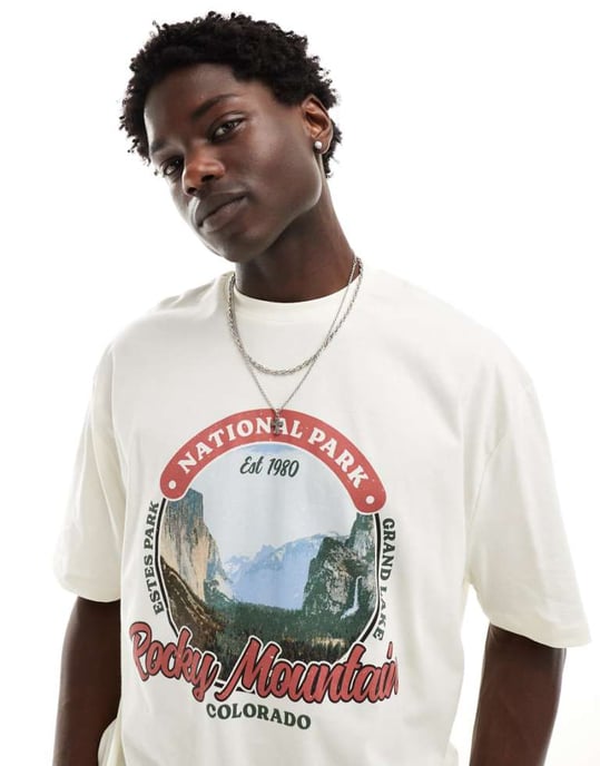 ASOS DESIGN oversized t-shirt i vitt med scenisk framsida tryck - Image 1