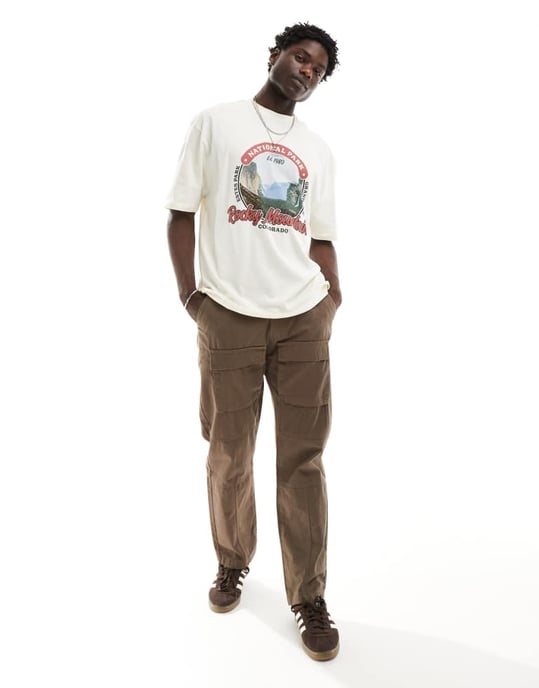 ASOS DESIGN oversized t-shirt i vitt med scenisk framsida tryck - Image 3