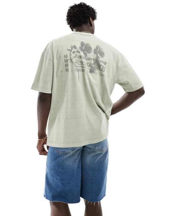 ASOS DESIGN oversized t-shirt i tvättad grön tyg med blommigt tryck på ryggen - Image 4