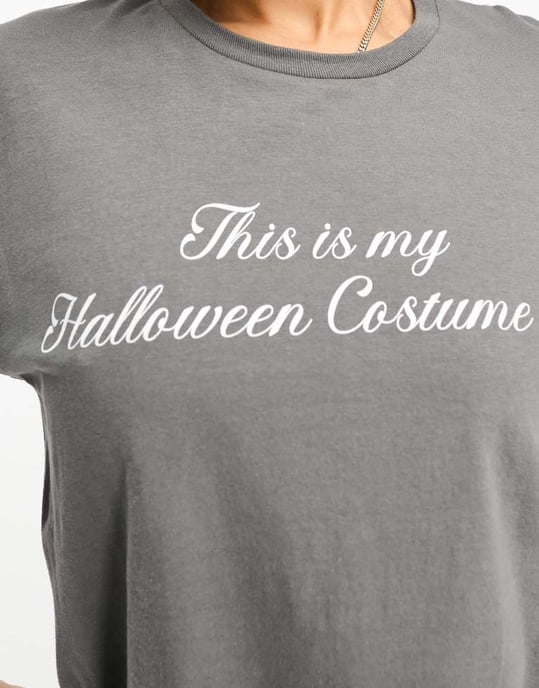 In The Style Halloween-kostymmotiv t-shirt i tvättad grå - Image 3