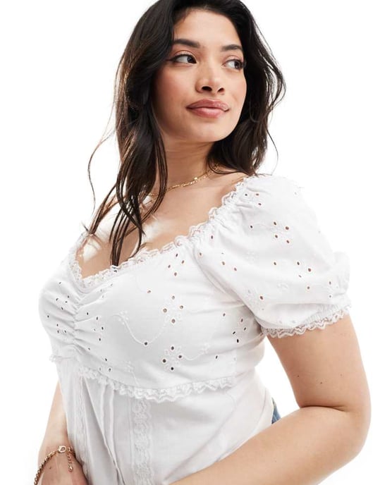 ASOS DESIGN Curve puffärms broderad mjölkerska topp i vitt - Image 4