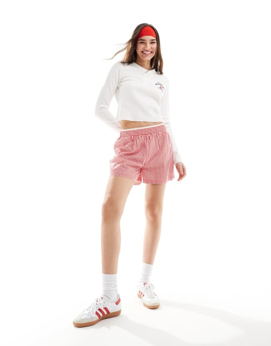 ASOS DESIGN långärmad våffeltröja med Newport yacht-ficka grafik i vitt - Image 4