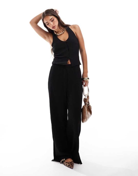 Vero Moda strukturerad jersey halterneck topp set i svart - Image 3
