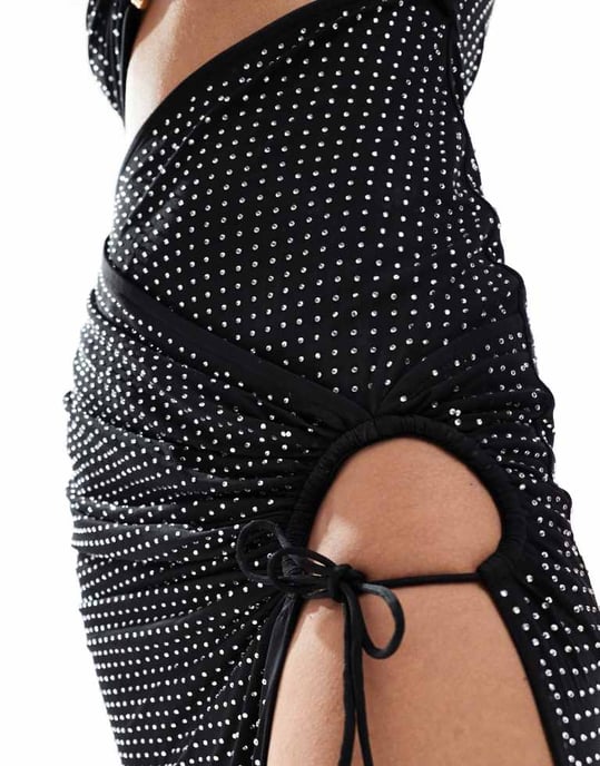 ASOS DESIGN långärmad hotfix bardot trim detalj maxiklänning i svart - Image 3