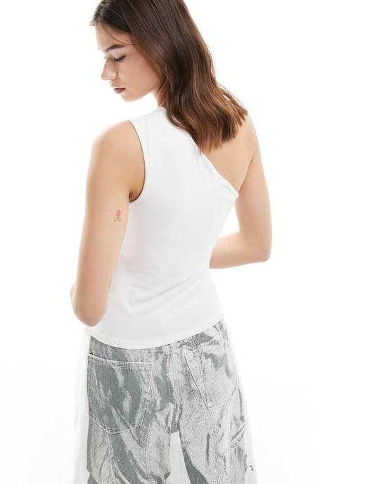 Weekday Cindy enaxlad topp i vitt - Image 2