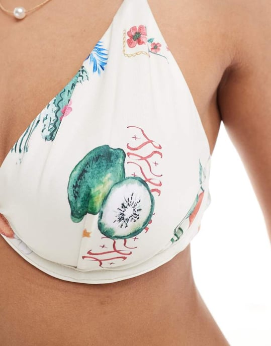 ASOS DESIGN Bustförstärkande bygelbikinitopp med vykortsprint - Image 4