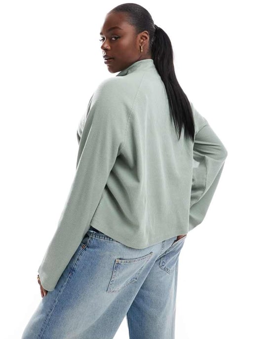 ASOS DESIGN Curve kort boxy långärmad henley i våffel SAGE - Image 2