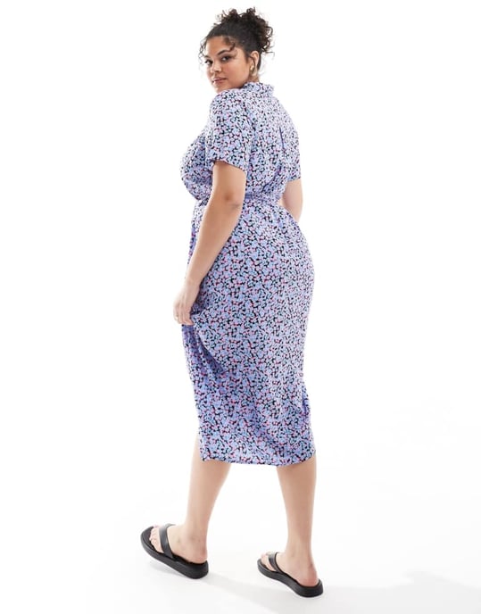 Vero Moda Curve maxikjol med knappar i blått blommönster - Image 3