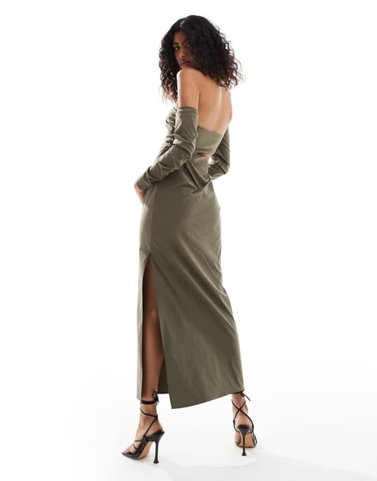 ASOS DESIGN bardot långärmad cut out midaxi klänning i khaki - Image 2