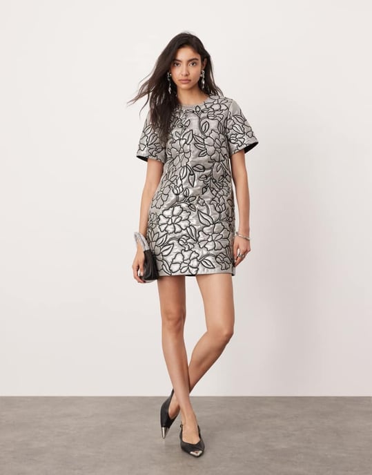 ASOS EDITION broderad quiltad metallisk rosett bak mini-klänning i silvergrå - Image 4