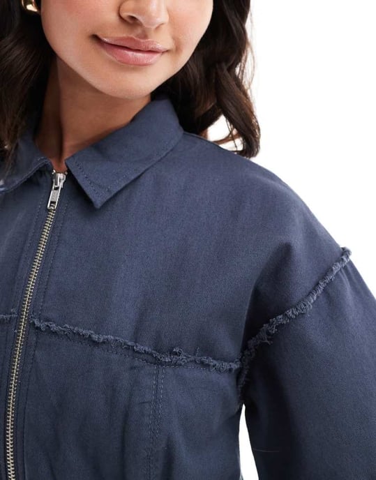 ASOS DESIGN lagerstruktur med handkerchiefsäng rå kant mini zip genom i petrolblå - Image 3