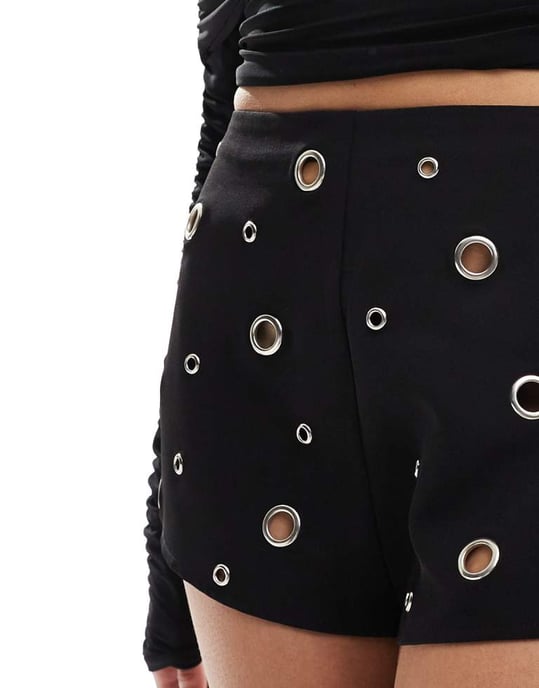 ASOS DESIGN hålögda shorts i svart - Image 4