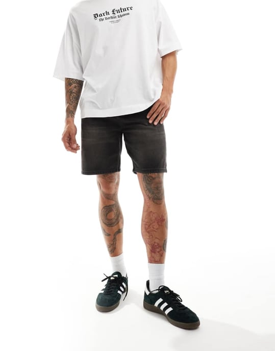 COLLUSION denim shorts med avskuren benlängd i tvättad svart - Image 1