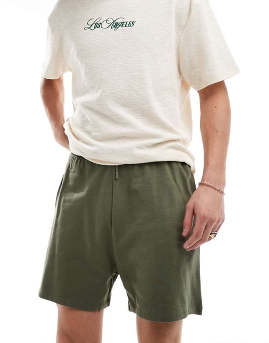 ASOS DESIGN oversized shorts i grön - Image 1