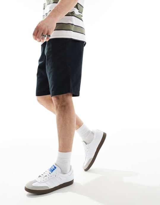 ASOS DESIGN chinoshorts i svart - Image 4