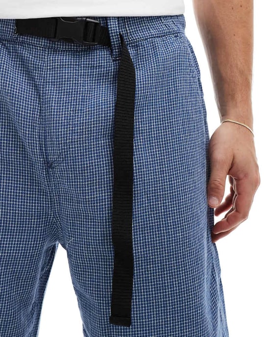ASOS DESIGN co-ord-shorts med blå rutigt mönster och bälte detalj - Image 2