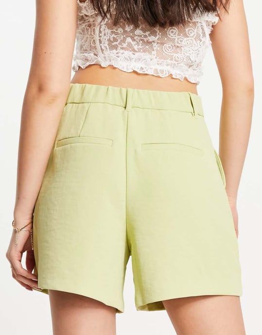 Abercrombie & Fitch tailored shorts in green - Image 2
