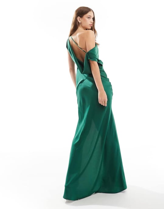 ASOS DESIGN maxiklänning med en axel och rynkdetalj samt slits i skoggrön - Image 3