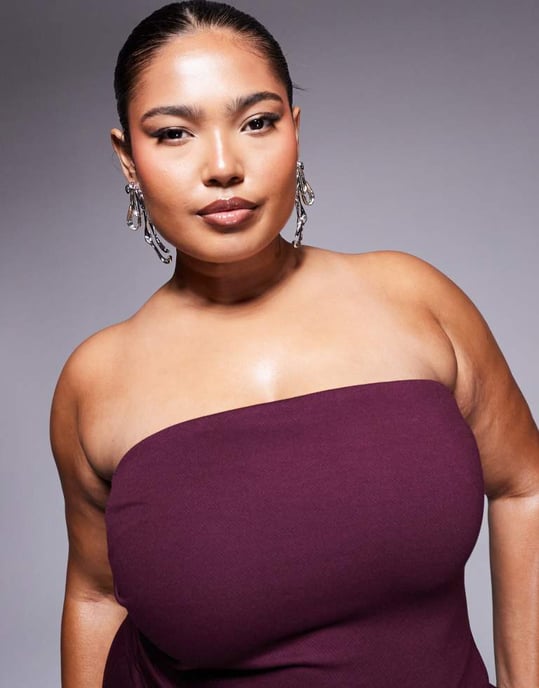 ASOS DESIGN Curve co-ord strapless rynkad sidtop i vinröd - Image 2