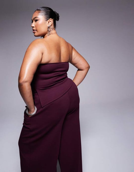 ASOS DESIGN Curve co-ord strapless rynkad sidtop i vinröd - Image 3