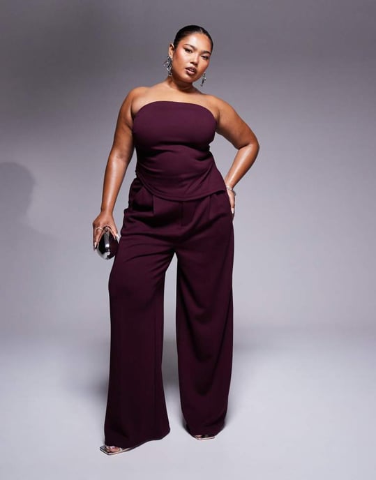 ASOS DESIGN Curve co-ord strapless rynkad sidtop i vinröd - Image 4