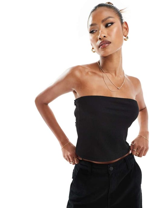ASOS DESIGN texturerad rygglös bandeau-top i svart - Image 2