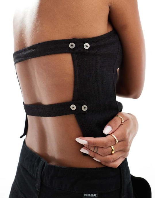 ASOS DESIGN texturerad rygglös bandeau-top i svart - Image 3