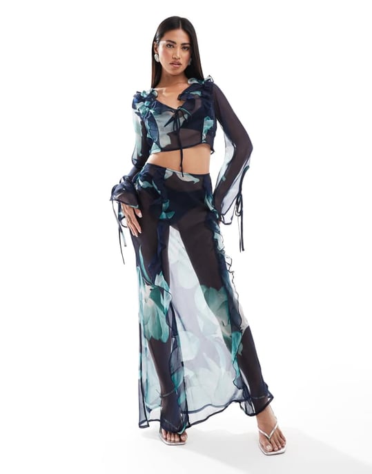 ASOS DESIGN chiffon cropped topp set i blå abstrakt blommönster - Image 4