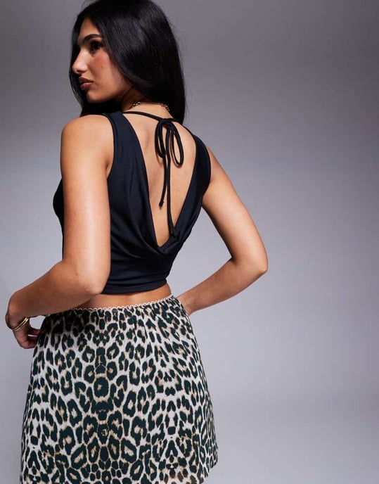 ASOS DESIGN cowl neck backless topp i svart - Image 3