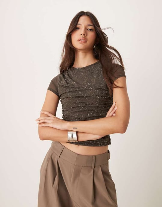 ASOS DESIGN hotfix mesh draperad topp med kortärmar i kolgrå - Image 1