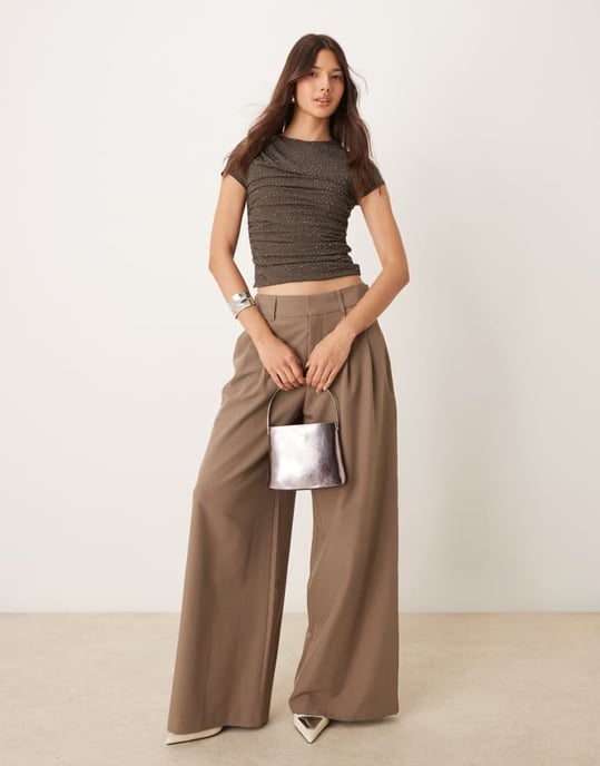 ASOS DESIGN hotfix mesh draperad topp med kortärmar i kolgrå - Image 2