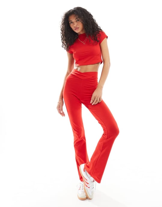 Miss Selfridge kortärmad croppad topp i röd - Image 3