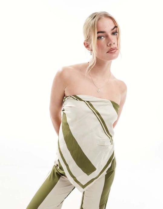 SNDYS kontrasterande randig bandeau wrap topp co-ord i olivrand - Image 1