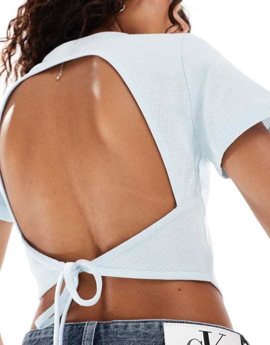 COLLUSION backless tie back crop top in blue - Image 2