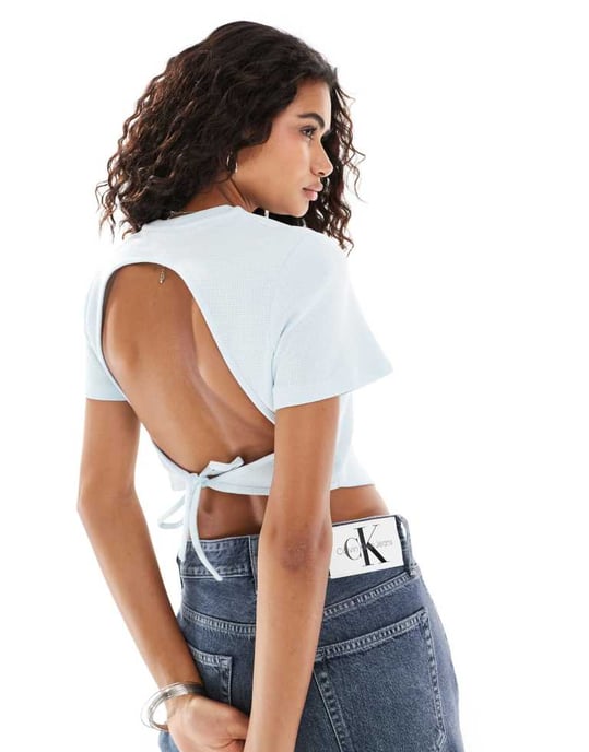 COLLUSION backless tie back crop top in blue - Image 4