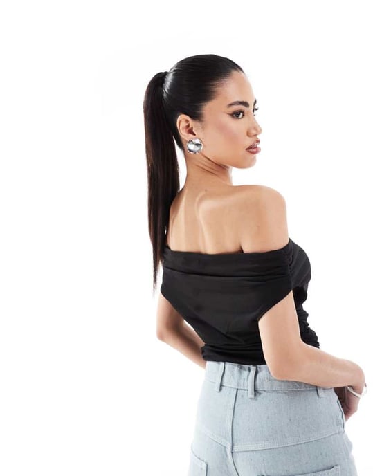 Simmi dubbellagers slinky bardot viktop i svart - Image 4