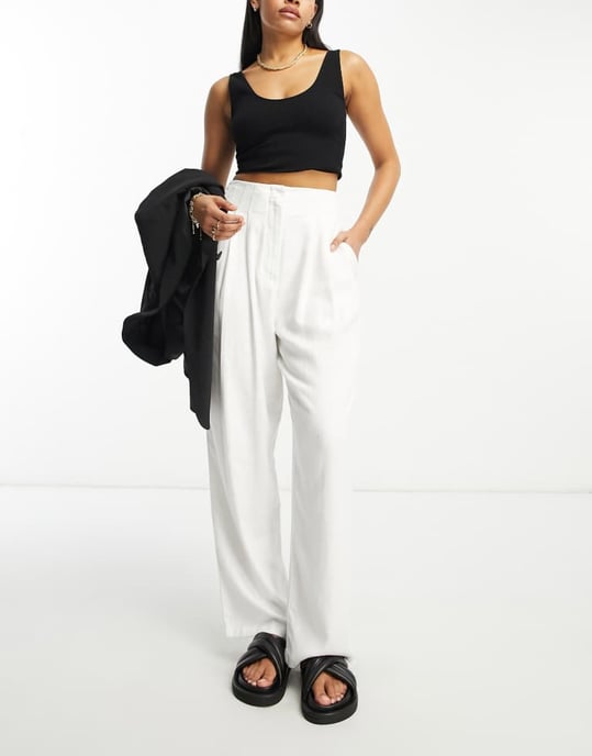 ASOS DESIGN Byxa med söm i midjan och sandiga linne i vitt - Image 4
