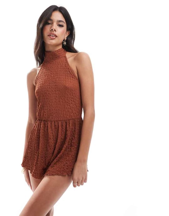 ASOS DESIGN krinklad halterneck jumpsuit i rost - Image 4