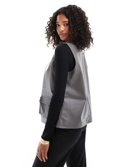 ASOS DESIGN väst i grått med detaljer i konstläder och utility fickor - Image 3