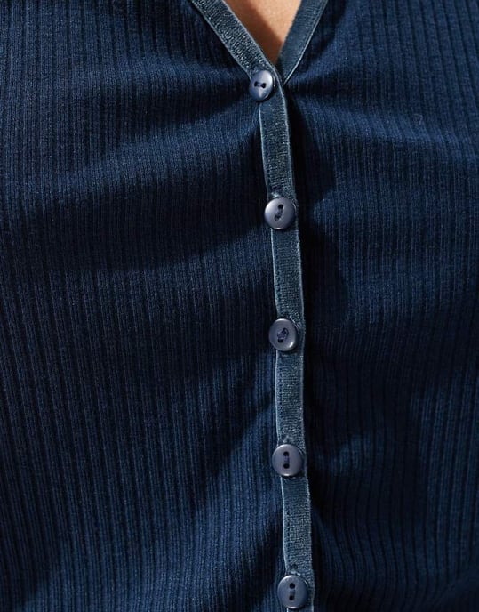 ASOS DESIGN mixa och matcha ribbad och sammetstrimmad knappad väst i marinblått - Image 3