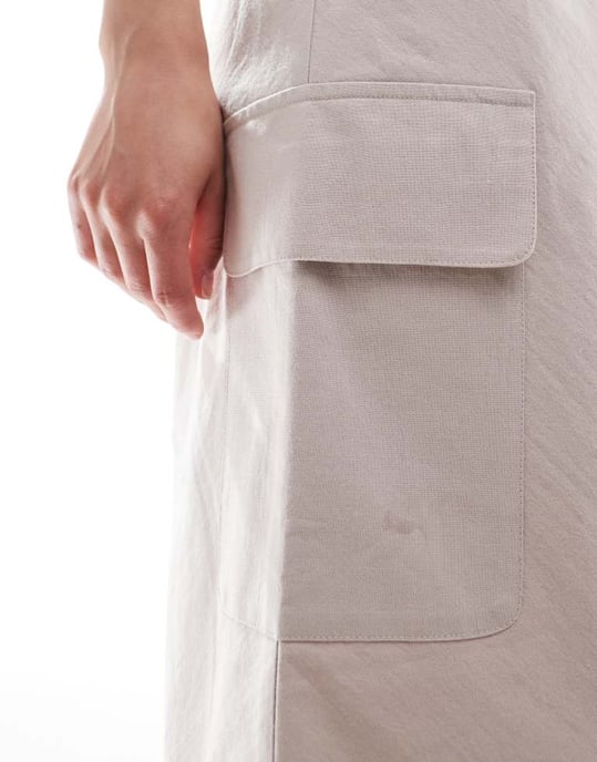 ASOS DESIGN midikjol med dragsko i midjan och fickdetaljer i off white - Image 3