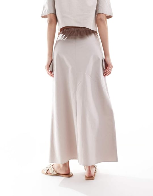ASOS DESIGN midikjol med dragsko i midjan och fickdetaljer i off white - Image 4