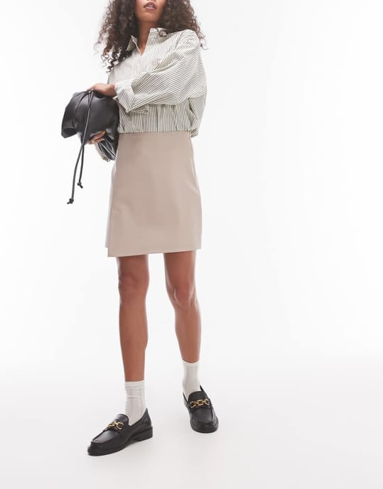 Topshop fusk läder mini kjol med stegskärning i beige - Image 1