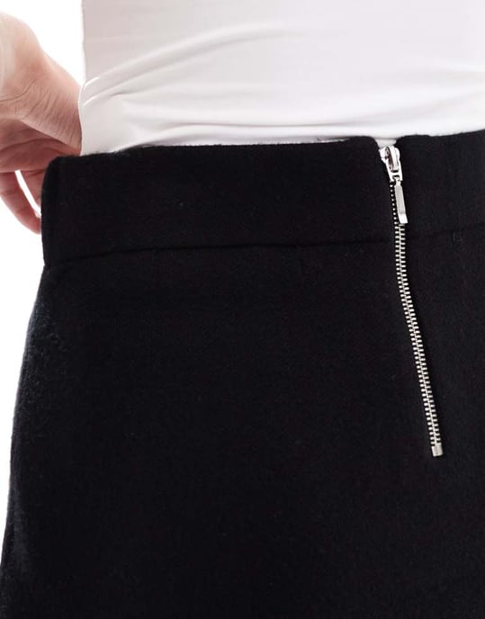 Vero Moda stickad minikjol med dragkedja bak i svart - Image 2